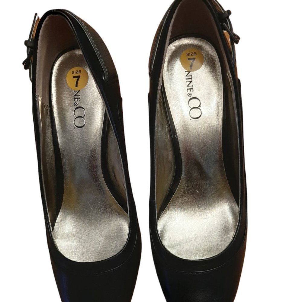 Style & Co. Black Pumps with Grey Accent - Size 7